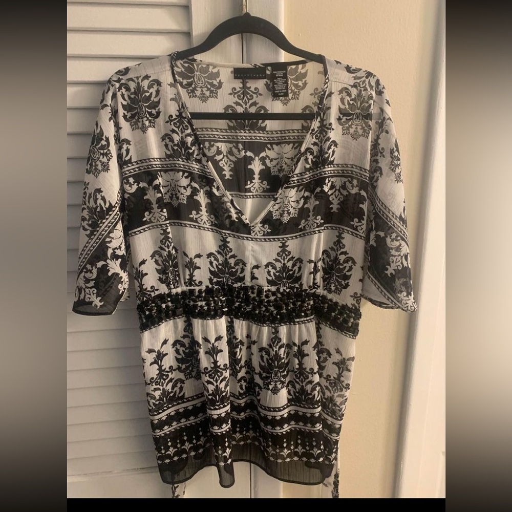 Womens black and white blouse